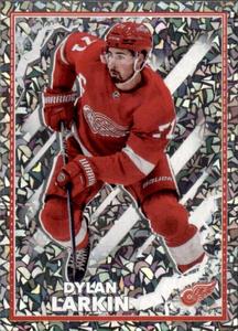 2022-23 Topps NHL Sticker Collection #173 Dylan Larkin Front