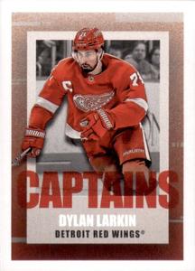2022-23 Topps NHL Sticker Collection #547 Dylan Larkin Front