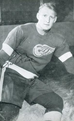 1948-49 J.D. McCarthy Detroit Red Wings Postcards #NNO Leo Reise Jr. Front