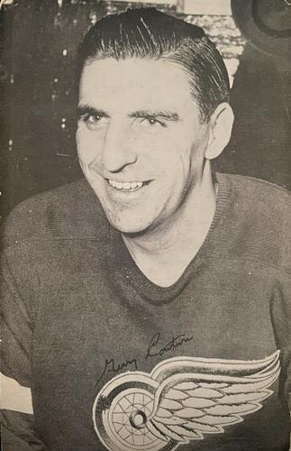 1948-49 J.D. McCarthy Detroit Red Wings Postcards #NNO Gerry Couture Front
