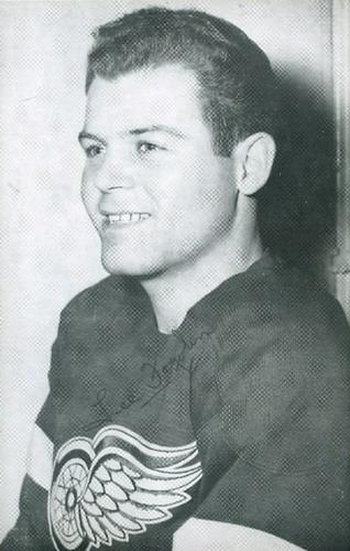 1948-49 J.D. McCarthy Detroit Red Wings Postcards #NNO Lee Fogolin Sr. Front