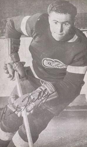 1948-49 J.D. McCarthy Detroit Red Wings Postcards #NNO Red Kelly Front