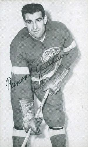 1947-48 J.D. McCarthy Detroit Red Wings Postcards #NNO Fernand Gauthier Front