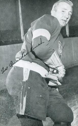 1947-48 J.D. McCarthy Detroit Red Wings Postcards #NNO Bill Quackenbush Front