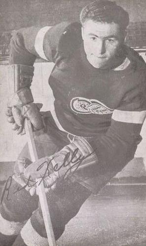 1947-48 J.D. McCarthy Detroit Red Wings Postcards #NNO Red Kelly Front