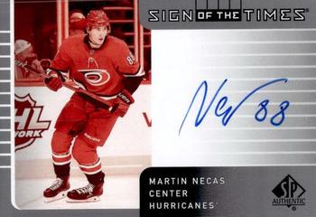 2021-22 SP Authentic - 2001-02 Retro Sign of the Times #SOTT1-MN Martin Necas Front