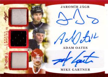 2022-23 Leaf In The Game Used - In The Game Used Triple Auto Red Spectrum #GUT-5 Jaromír Jágr / Adam Oates / Mike Gartner Front