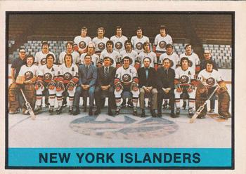1974-75 O-Pee-Chee #307 New York Islanders Team Front