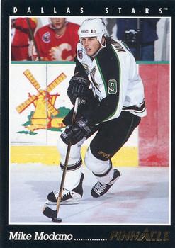 1993-94 Pinnacle Canadian #40 Mike Modano Front