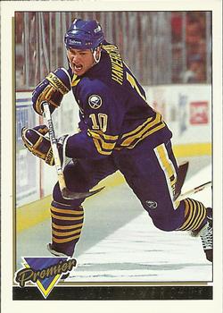 1993-94 Topps Premier - Gold #7 Dale Hawerchuk Front
