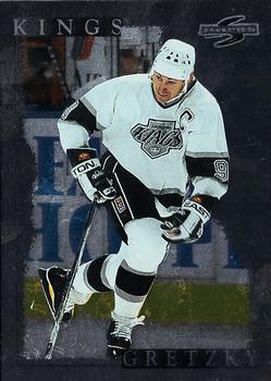 1995-96 Score - Black Ice #250 Wayne Gretzky Front