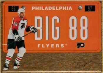 1996-97 Leaf Preferred - Vanity Plates Gold #7 Eric Lindros Front