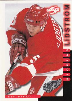 1997-98 Score Detroit Red Wings #4 Nicklas Lidstrom Front