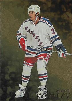 1998-99 Be a Player - Gold #92 Alexei Kovalev Front