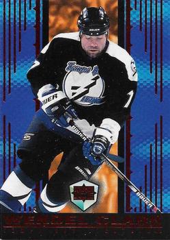 1998-99 Pacific Dynagon Ice - Red #171 Wendel Clark Front