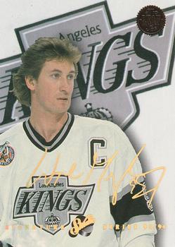 1993-94 Leaf - Studio Signature Series #4 Wayne Gretzky Front