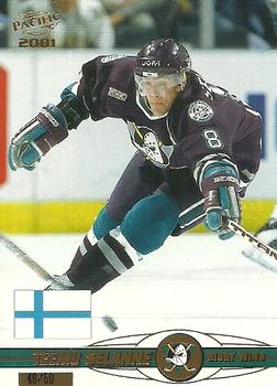 2000-01 Pacific - Gold #432 Teemu Selanne Front