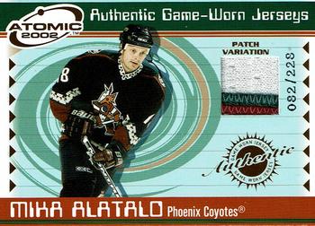 2001-02 Pacific Atomic - Patches #42 Mika Alatalo Front