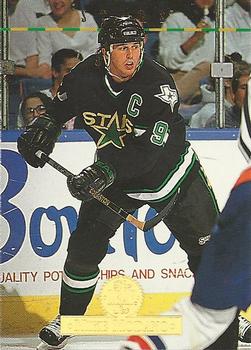 1994-95 Leaf #9 Mike Modano Front