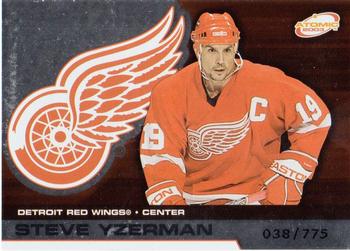 2002-03 Pacific Atomic - Hobby Parallel #41 Steve Yzerman Front