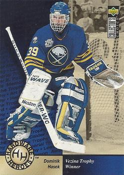 1995-96 Collector's Choice #394 Dominik Hasek Front