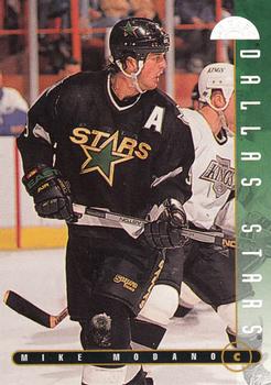 1995-96 Leaf #227 Mike Modano Front