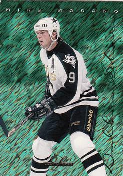 1995-96 Leaf Limited #51 Mike Modano Front