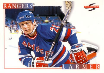 1995-96 Score #211 Steve Larmer Front