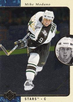 1995-96 SP #36 Mike Modano Front