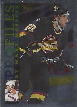 1995-96 Topps - ProFiles #PF-11 Pavel Bure Front