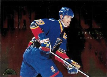1996-97 Leaf - Fire on Ice #5 Wayne Gretzky Front