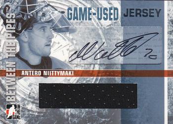 2006-07 In The Game Between The Pipes - Game Used Jersey Autograph #GUJ-11 Antero Niittymaki  Front