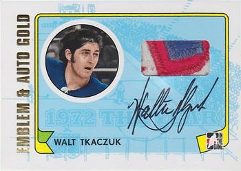 2009-10 In The Game 1972 The Year In Hockey - Game Used Emblem Autographs Gold #MA-WT Walt Tkaczuk Front