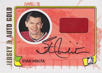 2009-10 In The Game 1972 The Year In Hockey - Game Used Jersey Autographs Gold #MA-SM Stan Mikita Front