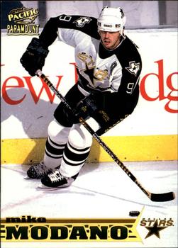 1998-99 Pacific Paramount #68 Mike Modano Front