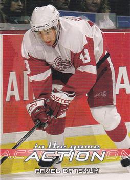 2003-04 In The Game Action #279 Pavel Datsyuk Front