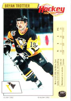 1992-93 Panini Stickers (French) #227 Bryan Trottier  Front