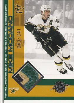 2001-02 Pacific Prism Gold McDonald's - Game-Worn Jersey Patches Silver Foil #7 Mike Modano Front