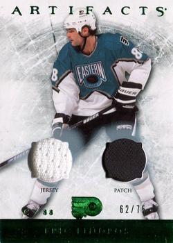 2012-13 Upper Deck Artifacts - Jersey/Patch Emerald #25 Eric Lindros Front
