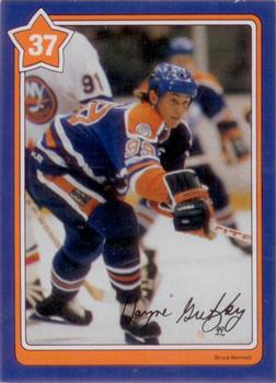 1982-83 Neilson Wayne Gretzky #37 Using the Boards Front