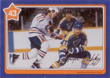 1982-83 Neilson Wayne Gretzky #43 Leg Stretches Front