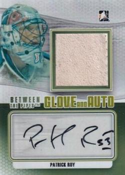2012-13 In The Game Between The Pipes - Glove Autographs #GA-PR Patrick Roy Front