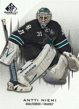 2013-14 SP Game Used #22 Antti Niemi Front