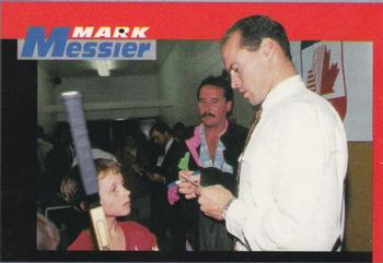 1992-93 Enor Mark Messier #4 Mark Messier Front