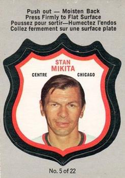 1972-73 O-Pee-Chee - Player Crests #5 Stan Mikita Front