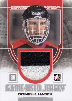 2013-14 In The Game Between the Pipes - Game-Used Jersey Silver #GUM-36 Dominik Hasek Front
