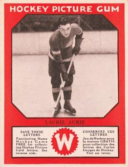1933-34 Canadian Gum (V252) #NNO Larry Aurie Front