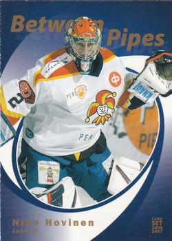 2006-07 Cardset Finland - Between the Pipes Gold #9 Niko Hovinen Front