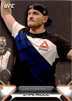 2016 Topps UFC Knockout #16 Stipe Miocic Front