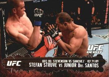 2009 Topps UFC Round 2 #138 Stefan Struve / Junior Dos Santos Front
